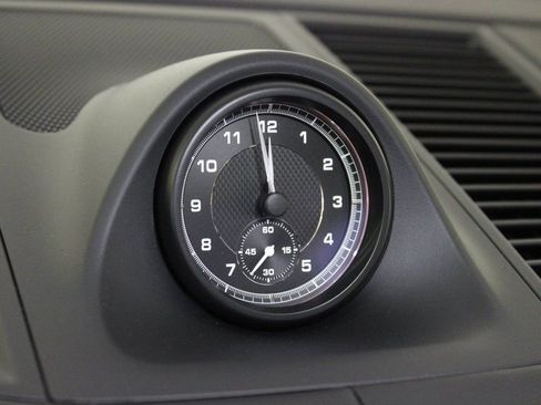 Certified 2025 Porsche Macan image 26