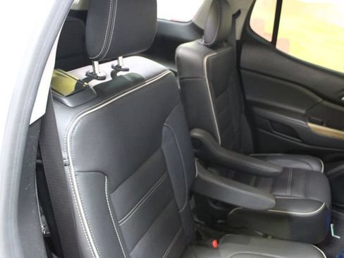 Used 2018 GMC Acadia Denali w/ Technology Package AWD/4WD image 9