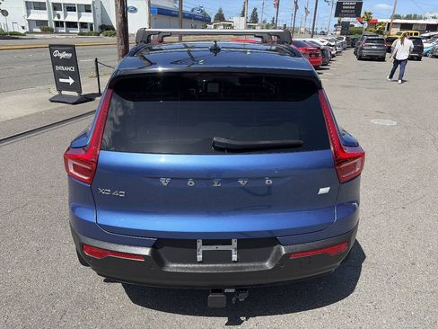 Used 2021 Volvo XC40 P8 Recharge w/ Advanced Package AWD/4WD image 5