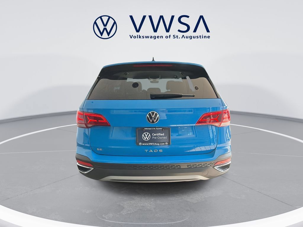 Certified 2024 Volkswagen Taos SE w/ Black Wheel Package FWD image 7