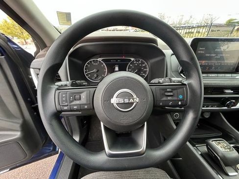 Used 2023 Nissan Rogue SV image 13