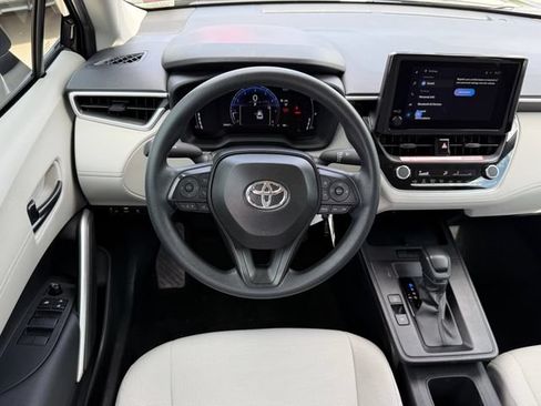 Used 2026 Toyota Corolla Cross L FWD image 23