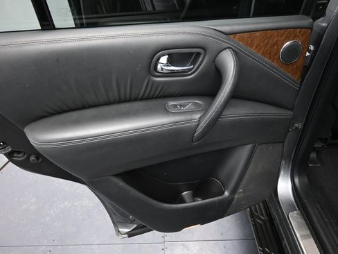 Used 2015 INFINITI QX80 Luxe w/ 22" Wheel Package image 25