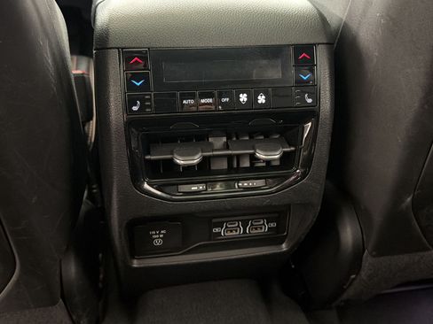 Used 2023 Jeep Grand Cherokee L Summit w/ Advanced Protech Group IV AWD/4WD image 33