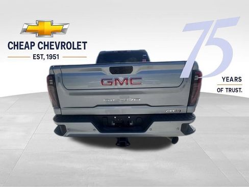Used 2025 GMC Sierra 2500 AT4 AWD/4WD image 4