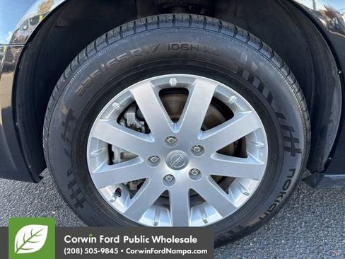 Used 2014 Chrysler Town & Country Touring image 9