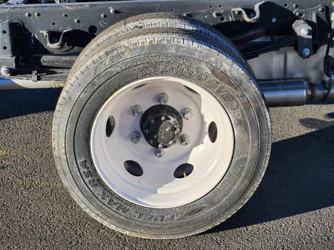 New 2025 Isuzu NQR image 9