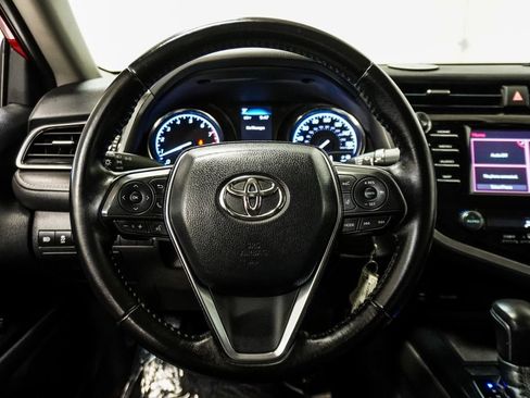Used 2019 Toyota Camry SE image 13