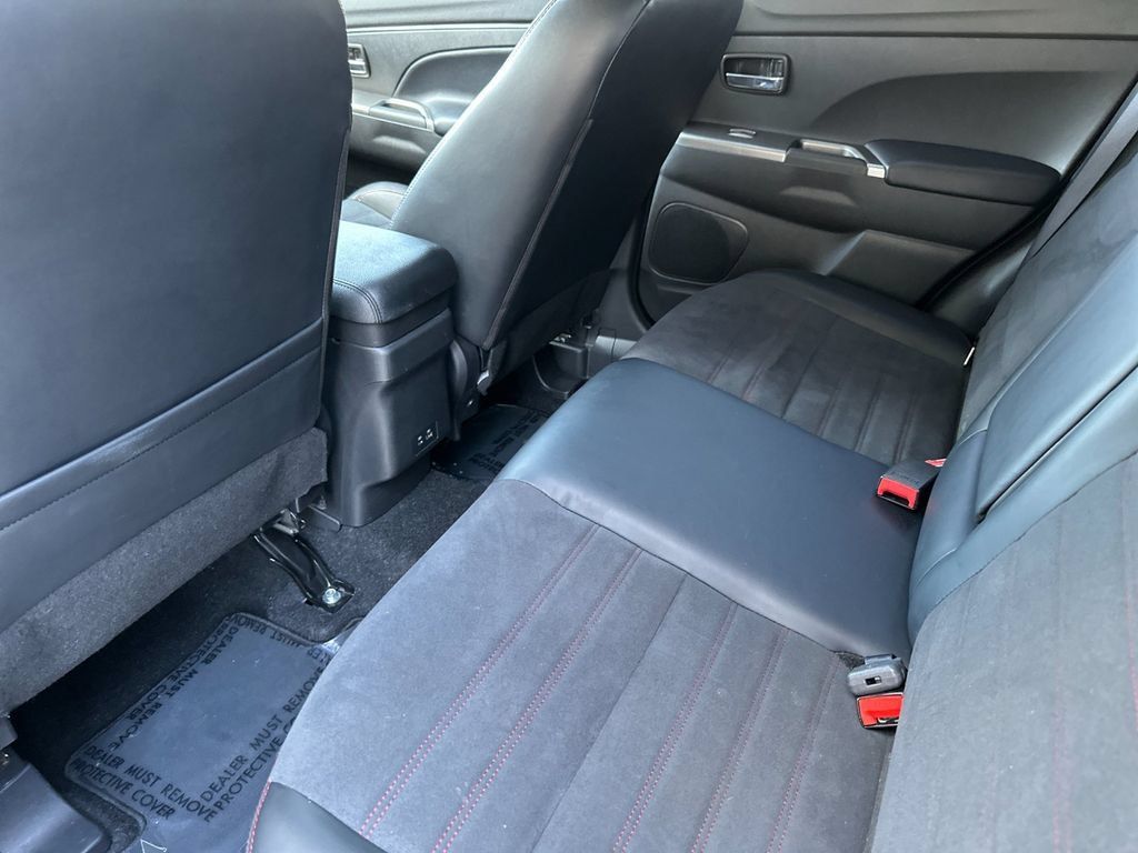 Used 2024 Mitsubishi Outlander Sport AWD image 11