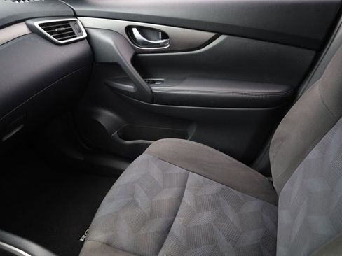 Used 2015 Nissan Rogue SV FWD image 10