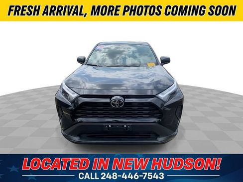 Used 2025 Toyota RAV4 LE AWD/4WD image 5