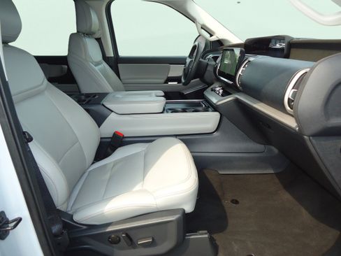 Used 2025 Ford Expedition Max Active AWD/4WD image 20