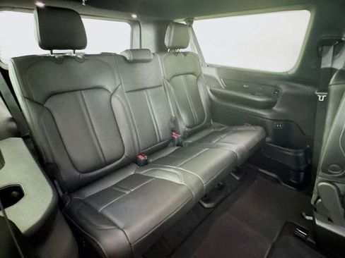 New 2025 Jeep Wagoneer L Series II image 32