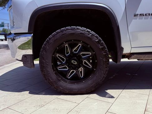Used 2022 Chevrolet Silverado 2500 LTZ w/ LTZ Plus Package AWD/4WD image 31