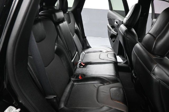 Used 2022 Jeep Cherokee Latitude Lux w/ Sun & Sound Group AWD/4WD image 26