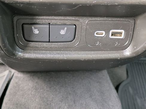 Used 2019 Cadillac XT4 Luxury w/ Cold Weather Package image 14