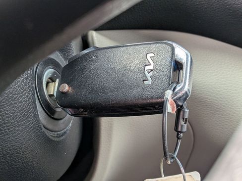 Used 2023 Kia Soul LX image 24