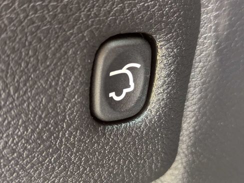 Used 2019 Jeep Grand Cherokee Altitude RWD image 13