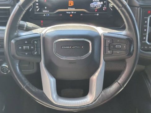 Used 2023 GMC Yukon XL Denali AWD/4WD image 9
