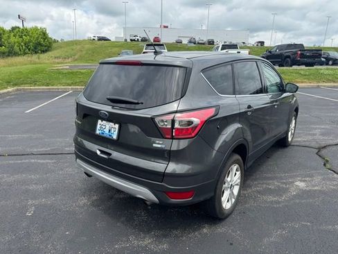 Used 2017 Ford Escape SE AWD/4WD image 3