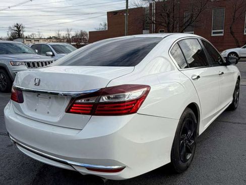 Used 2017 Honda Accord LX image 6