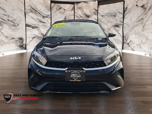 Used 2023 Kia Forte LXS FWD image 2