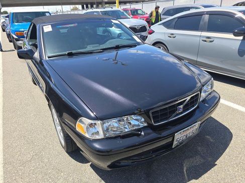Used 2004 Volvo C70 HT FWD image 2