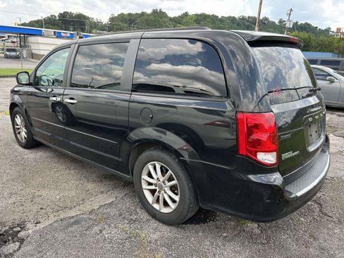 Used 2016 Dodge Grand Caravan SXT FWD image 3