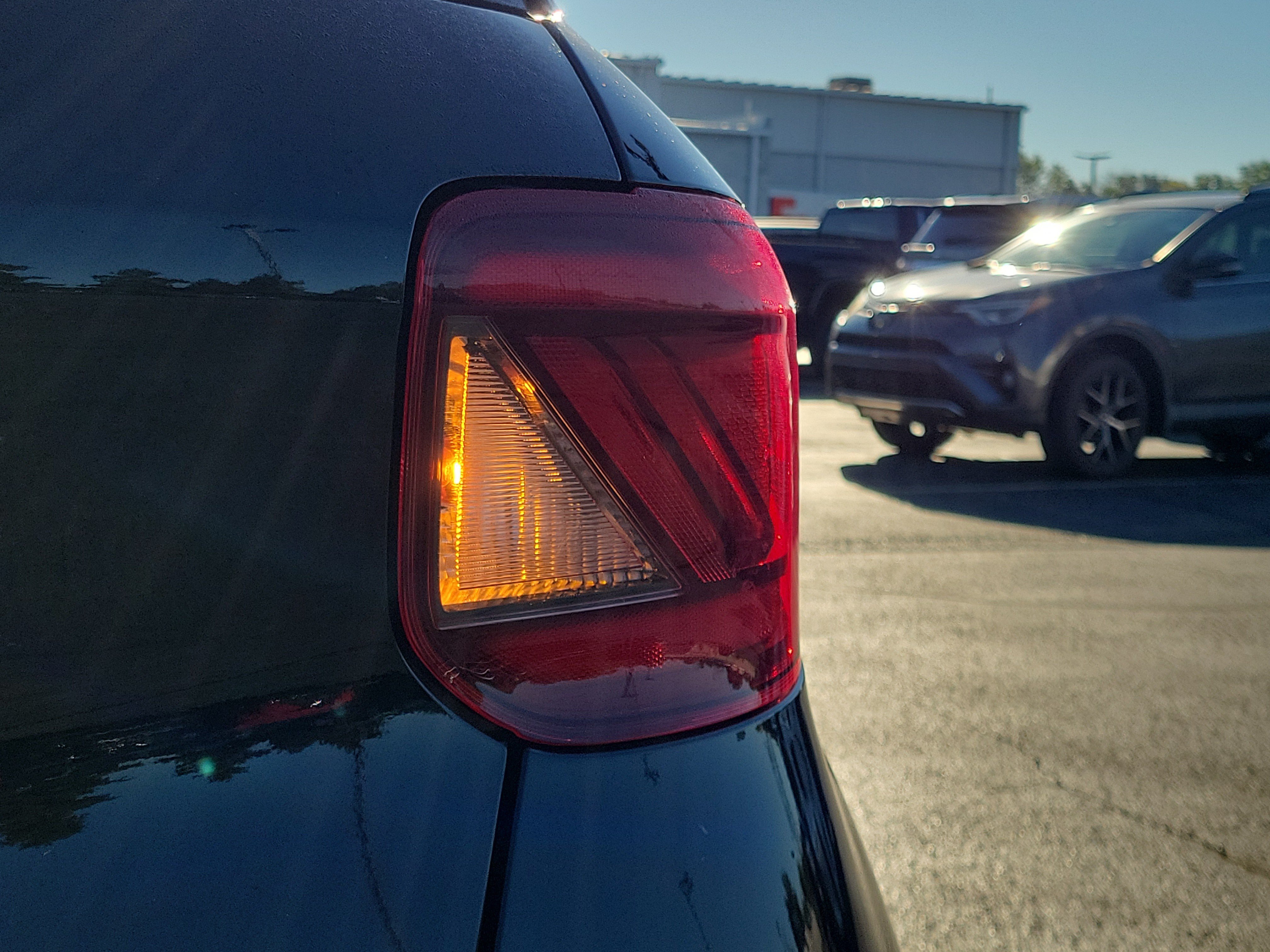 Used 2025 Hyundai Venue SE FWD image 7