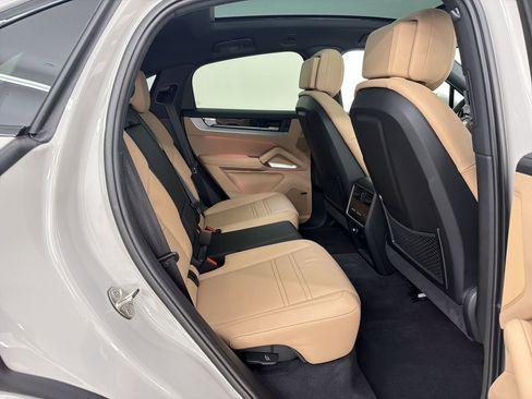 Certified 2026 Porsche Cayenne Coupe AWD/4WD image 25