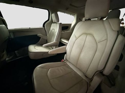 Used 2021 Chrysler Pacifica Limited w/ Premium & Safety Sphere Group AWD/4WD image 25