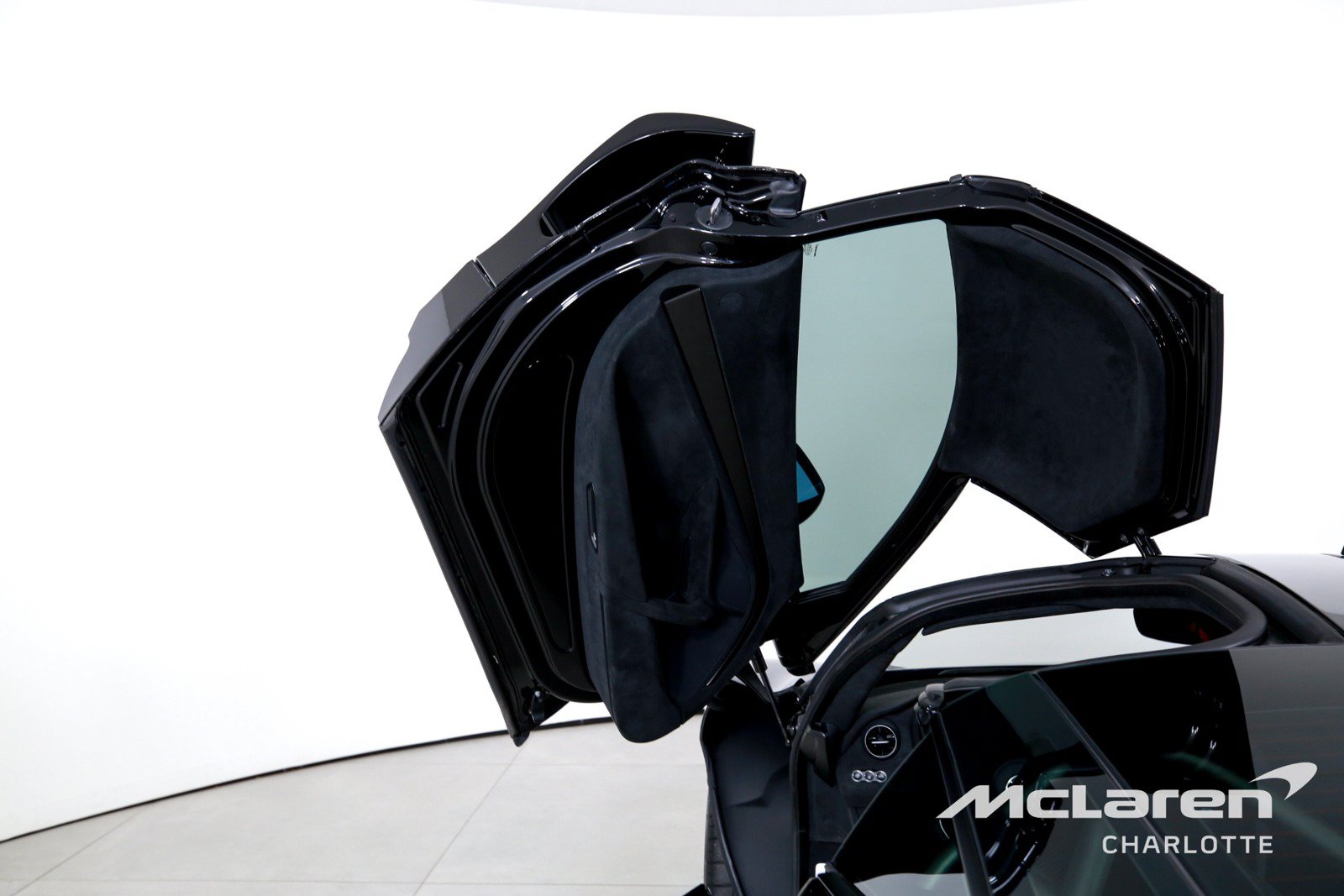 Used 2024 McLaren 750S RWD image 11