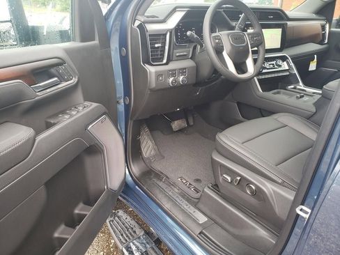 New 2025 GMC Sierra 2500 Denali w/ Denali Reserve Package image 7