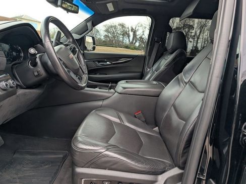 Used 2020 Cadillac Escalade Platinum image 17