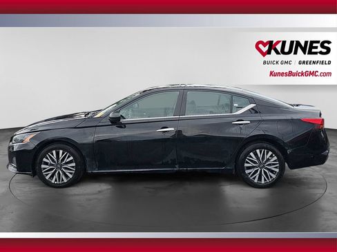 Used 2025 Nissan Altima 2.5 SV FWD image 6