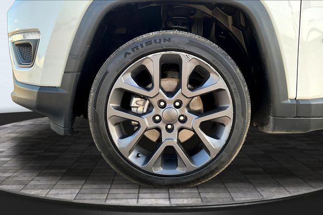 Used 2021 Jeep Compass Latitude AWD/4WD image 32