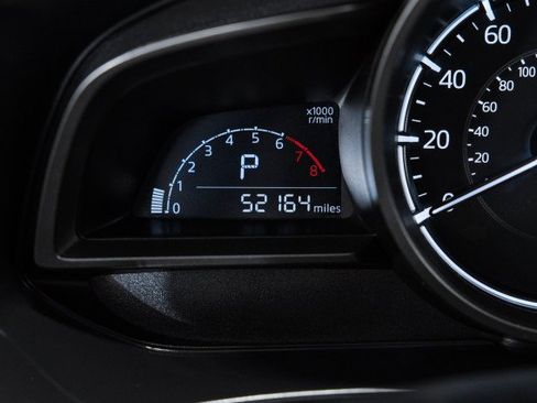 Used 2018 MAZDA MAZDA3 Touring FWD image 18