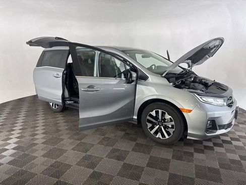 Certified 2026 Honda Odyssey EX-L image 16