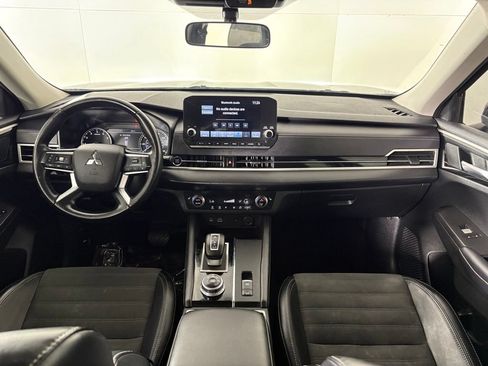 Used 2024 Mitsubishi Outlander SE FWD image 36