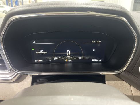Used 2017 Lincoln Continental Reserve w/ Luxury Package AWD/4WD image 27
