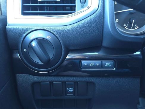 Used 2017 Nissan Titan SV RWD image 29