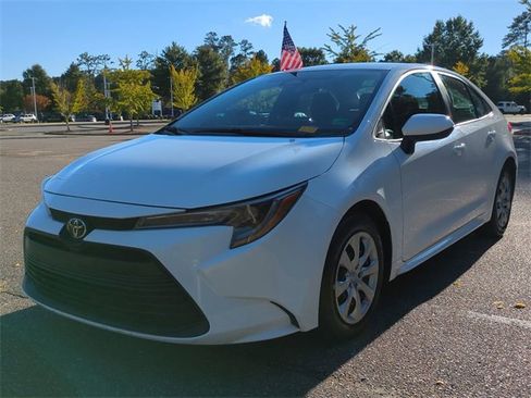 Used 2024 Toyota Corolla LE image 8