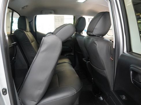 Used 2023 Toyota Tacoma SR AWD/4WD image 30