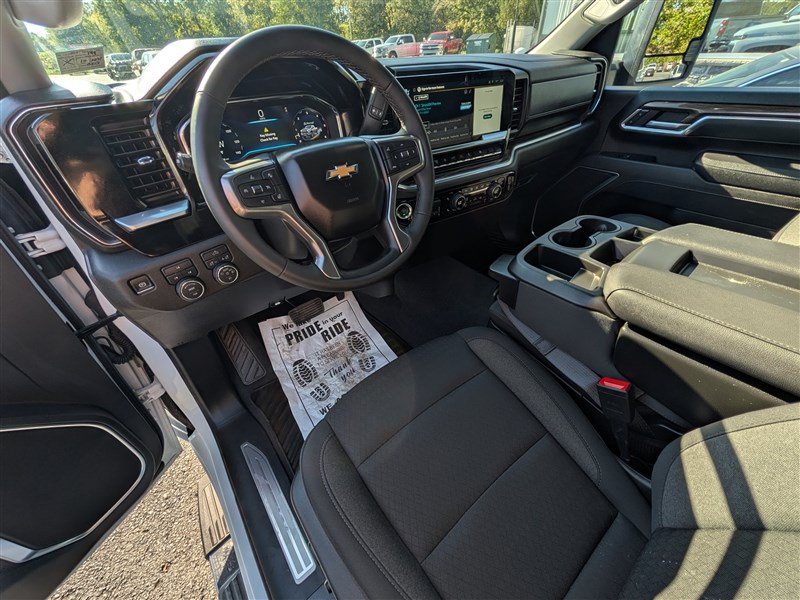 Used 2025 Chevrolet Silverado 2500 LT w/ Convenience Package AWD/4WD image 17