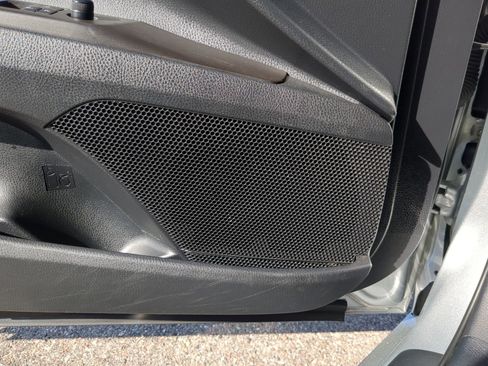 Used 2023 Toyota Camry SE image 19