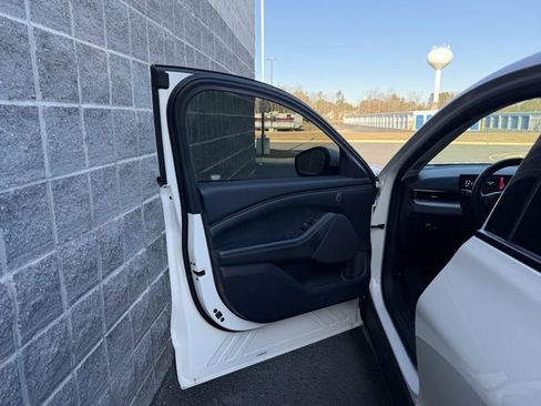 Used 2021 Ford Mustang Mach-E Select image 12