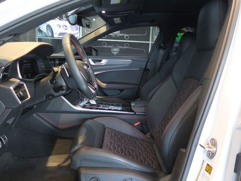 Used 2023 Audi RS 6 AWD/4WD image 9