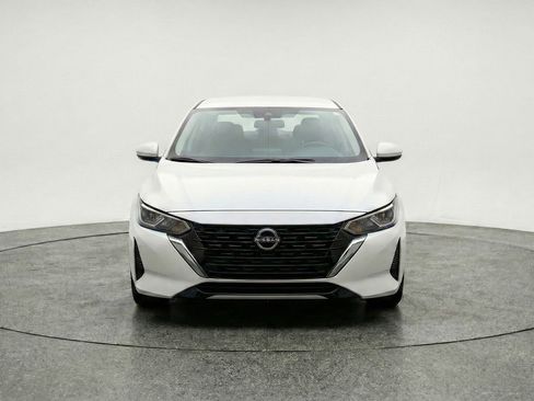 Used 2025 Nissan Sentra SV image 2