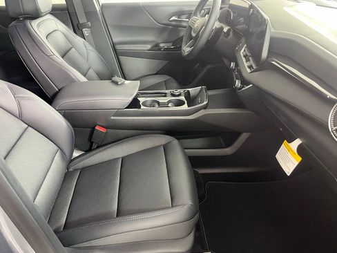 New 2026 Chevrolet Equinox LT w/ Convenience Package II image 17