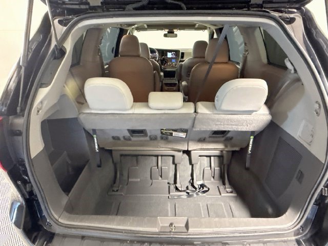 Used 2020 Toyota Sienna XLE w/ XLE Navigation Package AWD/4WD image 34